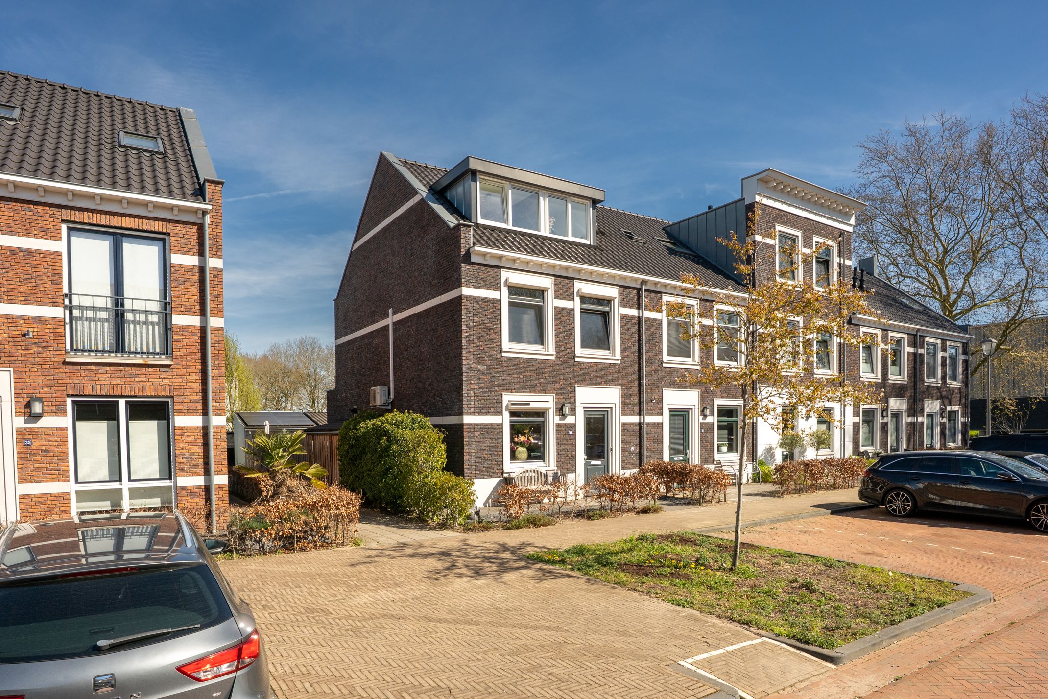 Move-in Ready Modern Corner Home in Popular Helsdingen Neighborhood — 42
