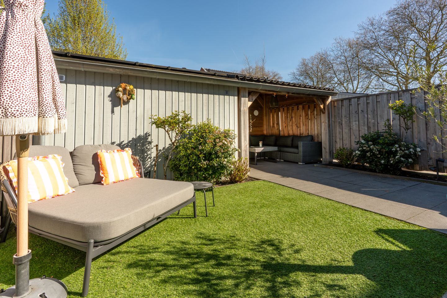 Move-in Ready Modern Corner Home in Popular Helsdingen Neighborhood — 40