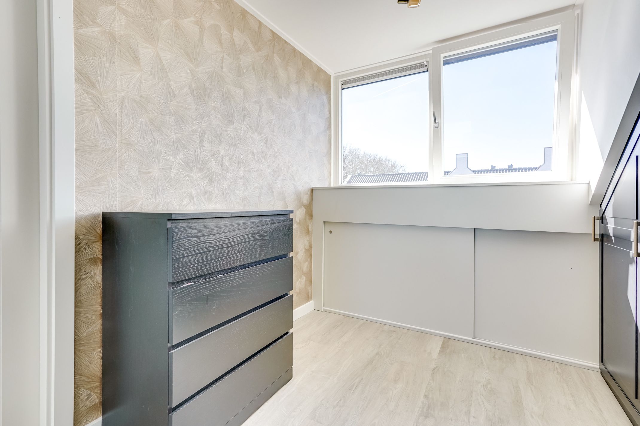 Move-in Ready Modern Corner Home in Popular Helsdingen Neighborhood — 33