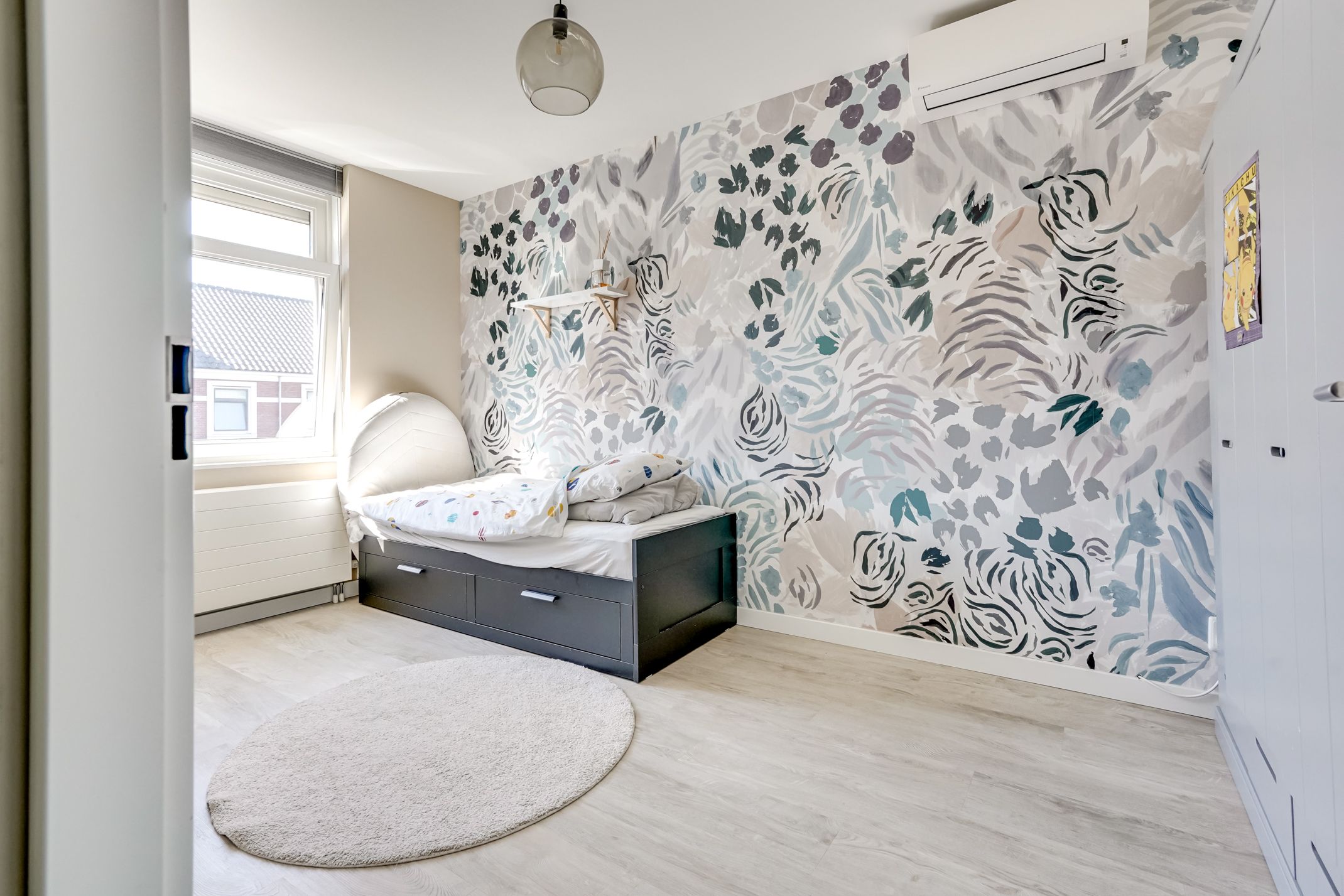 Move-in Ready Modern Corner Home in Popular Helsdingen Neighborhood — 24