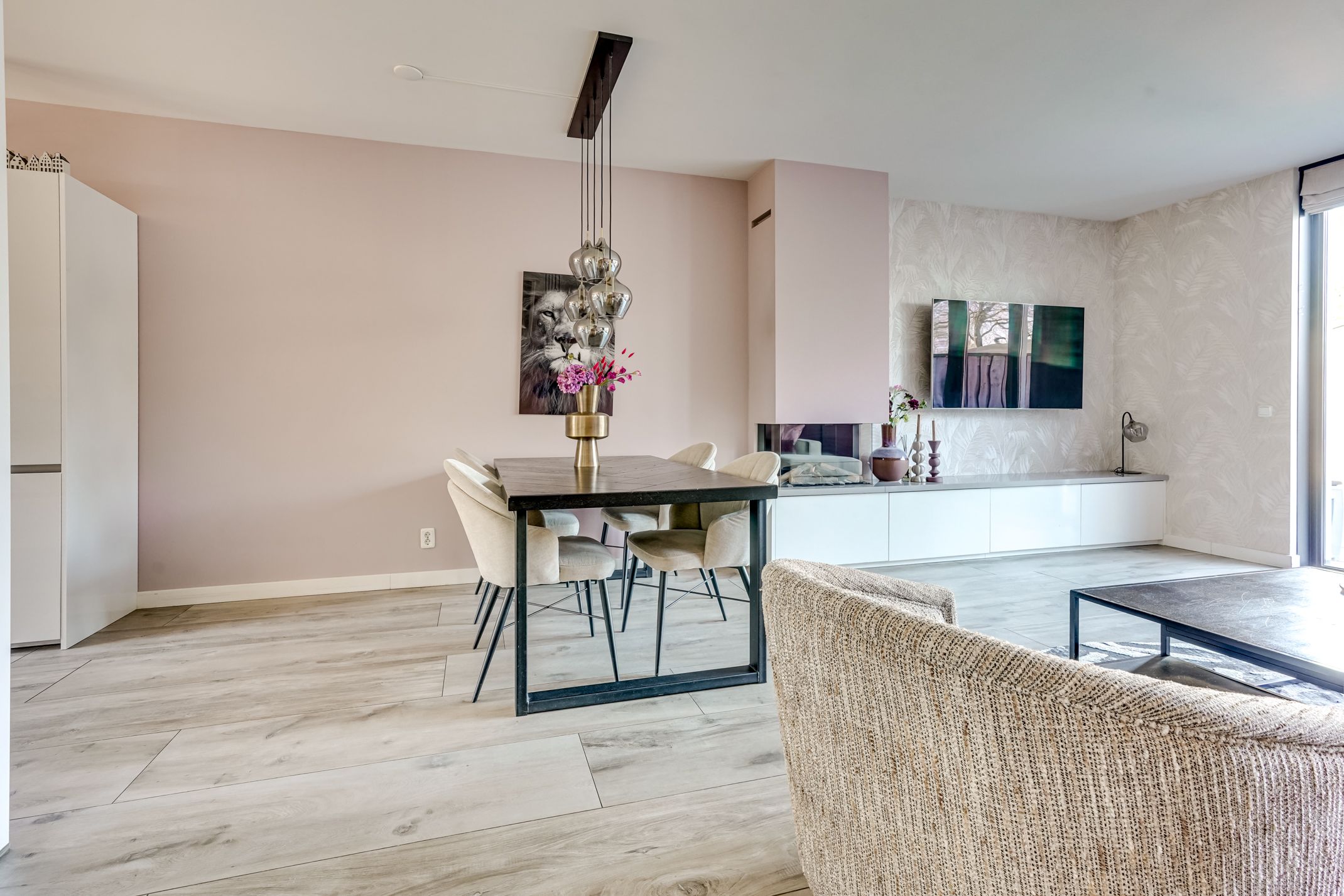 Move-in Ready Modern Corner Home in Popular Helsdingen Neighborhood — 12