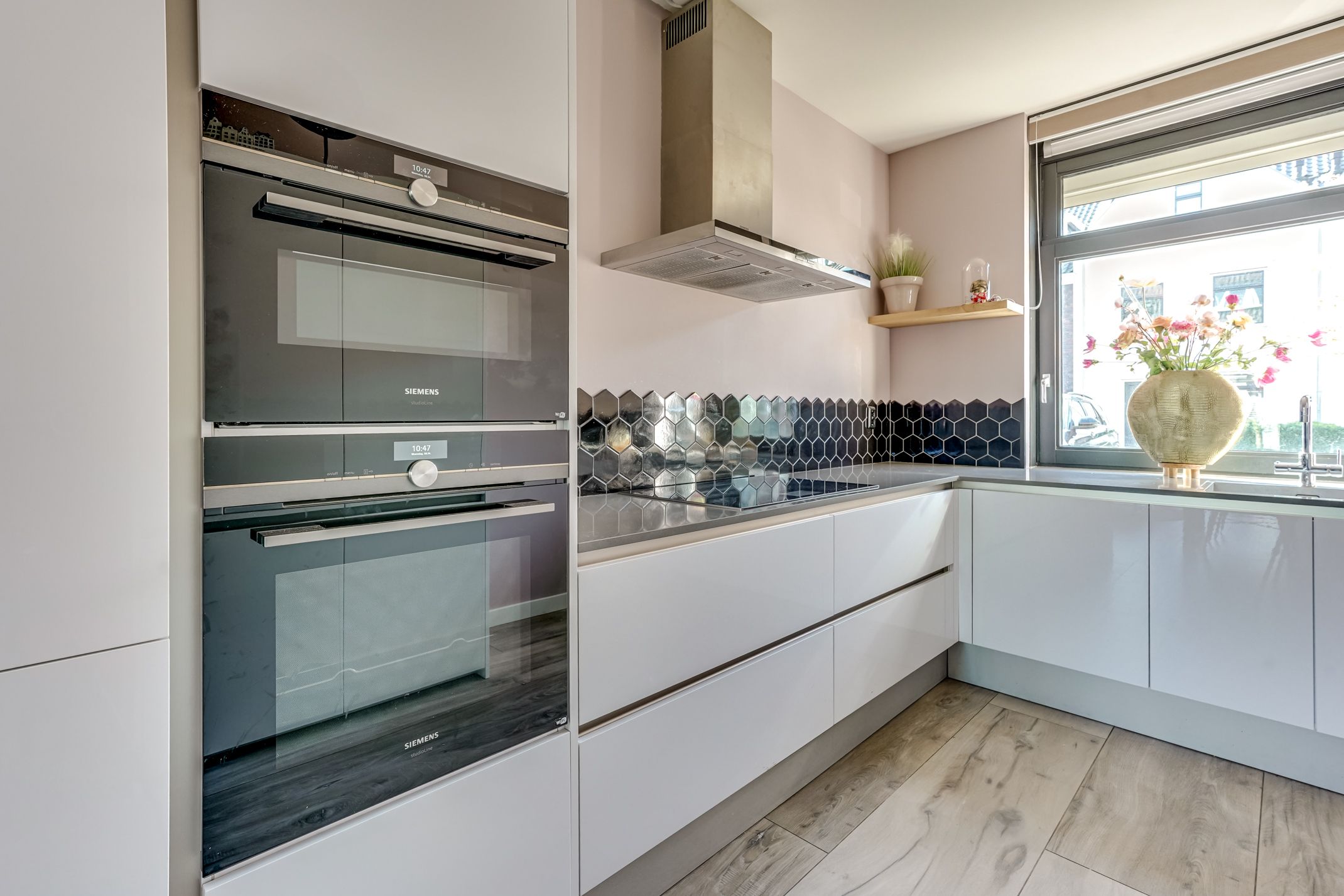Move-in Ready Modern Corner Home in Popular Helsdingen Neighborhood — 18