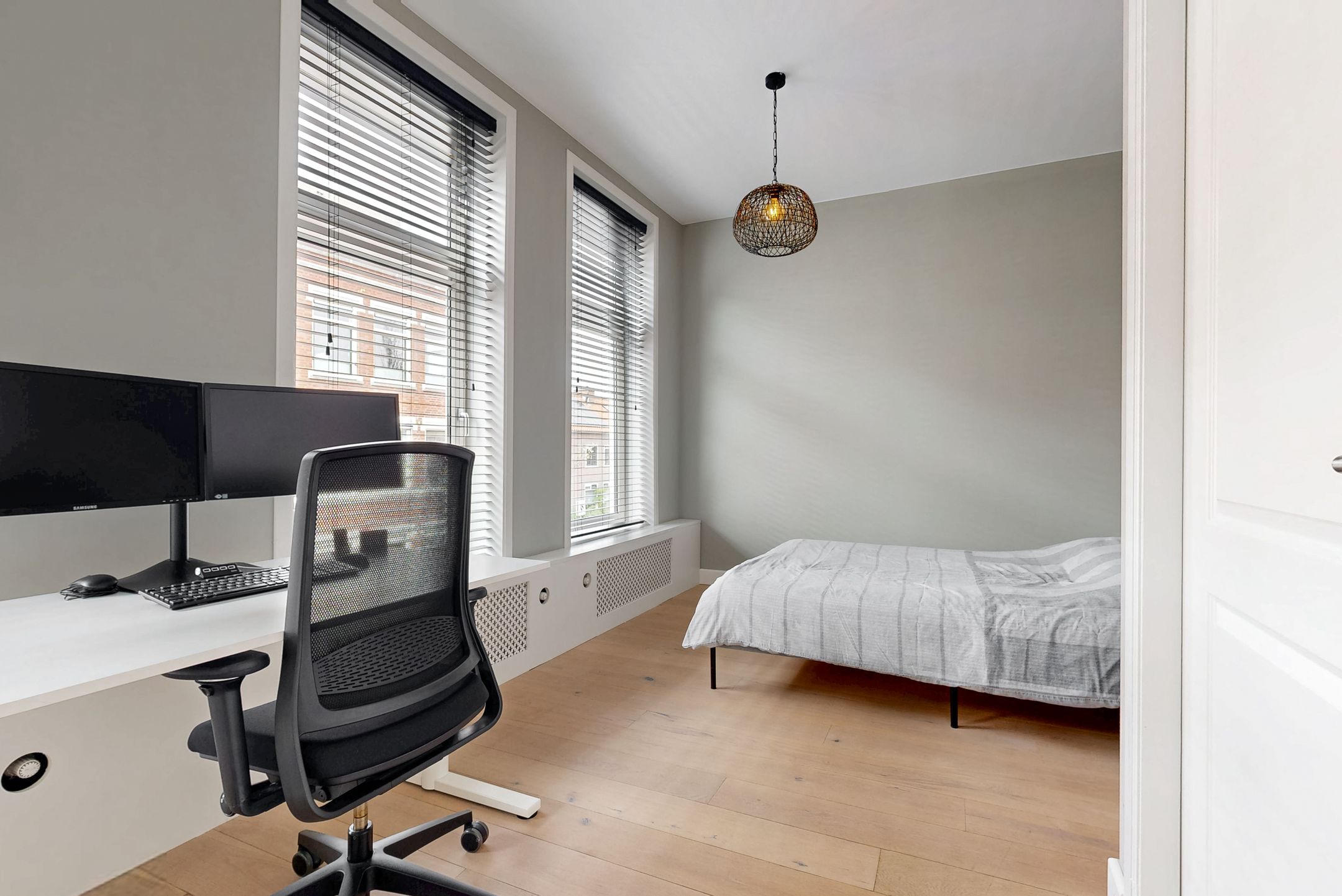 Photo 39 of Fenacoliuslaan 27