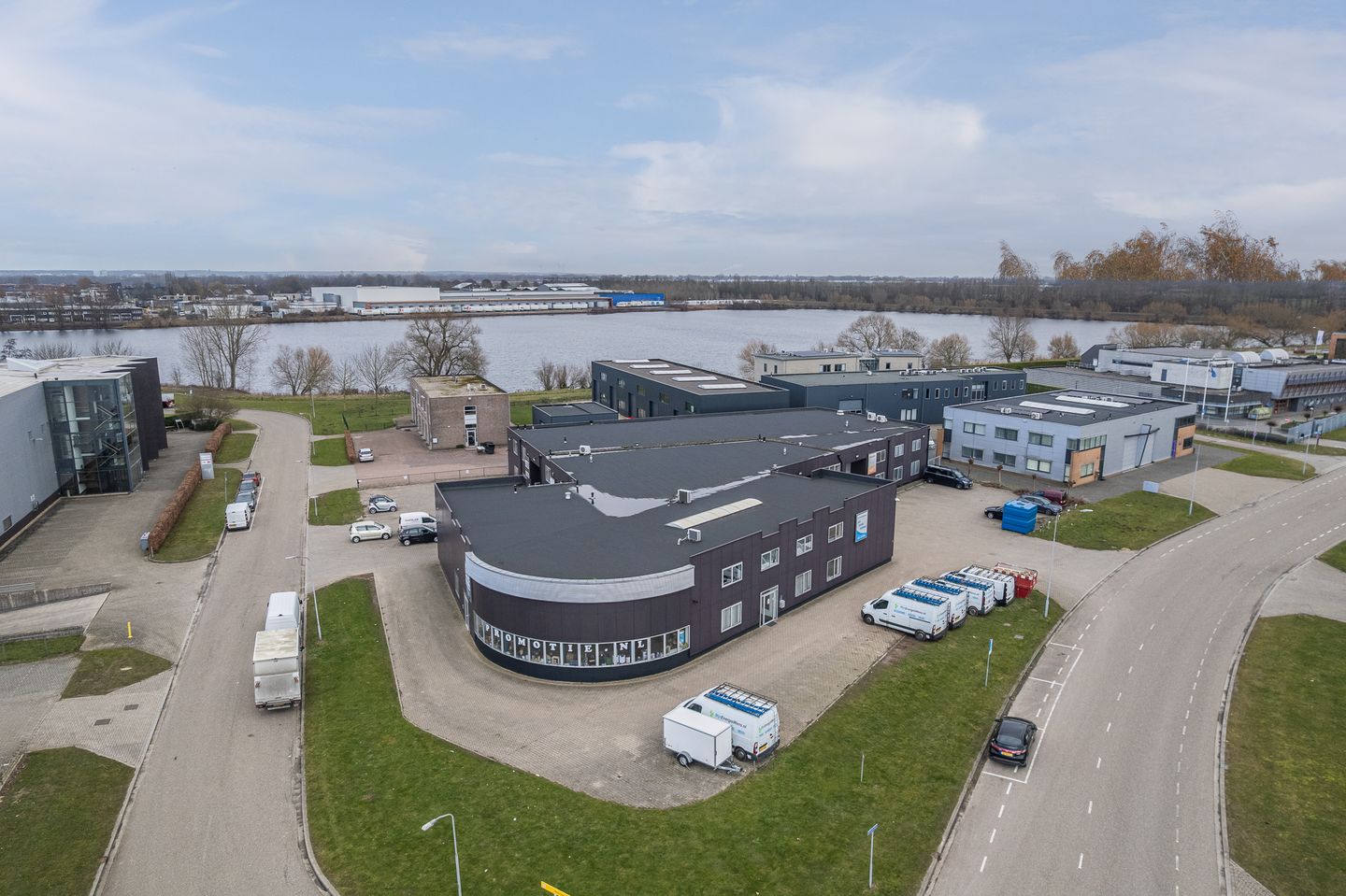 Bekijk foto 2 van Einsteinweg 7