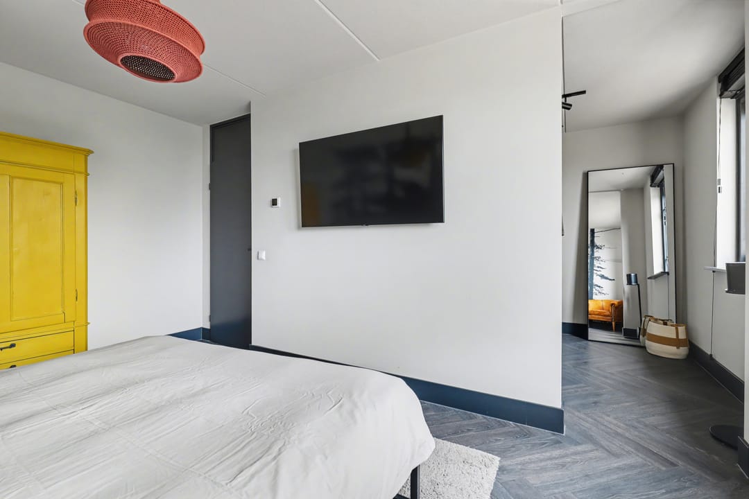 Luxury Move-in Ready Semi-Detached Home with Stunning Canopy and Four Bedrooms — 23