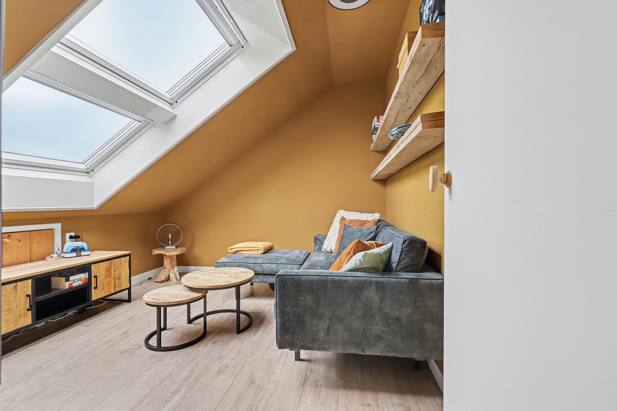 Luxury Move-in Ready Semi-Detached Home with Stunning Canopy and Four Bedrooms — 33