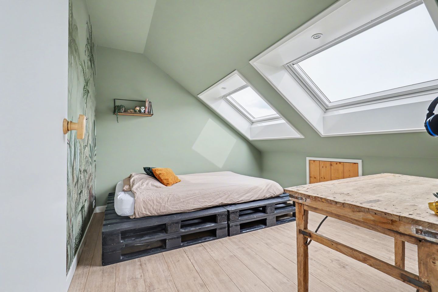 Luxury Move-in Ready Semi-Detached Home with Stunning Canopy and Four Bedrooms — 35