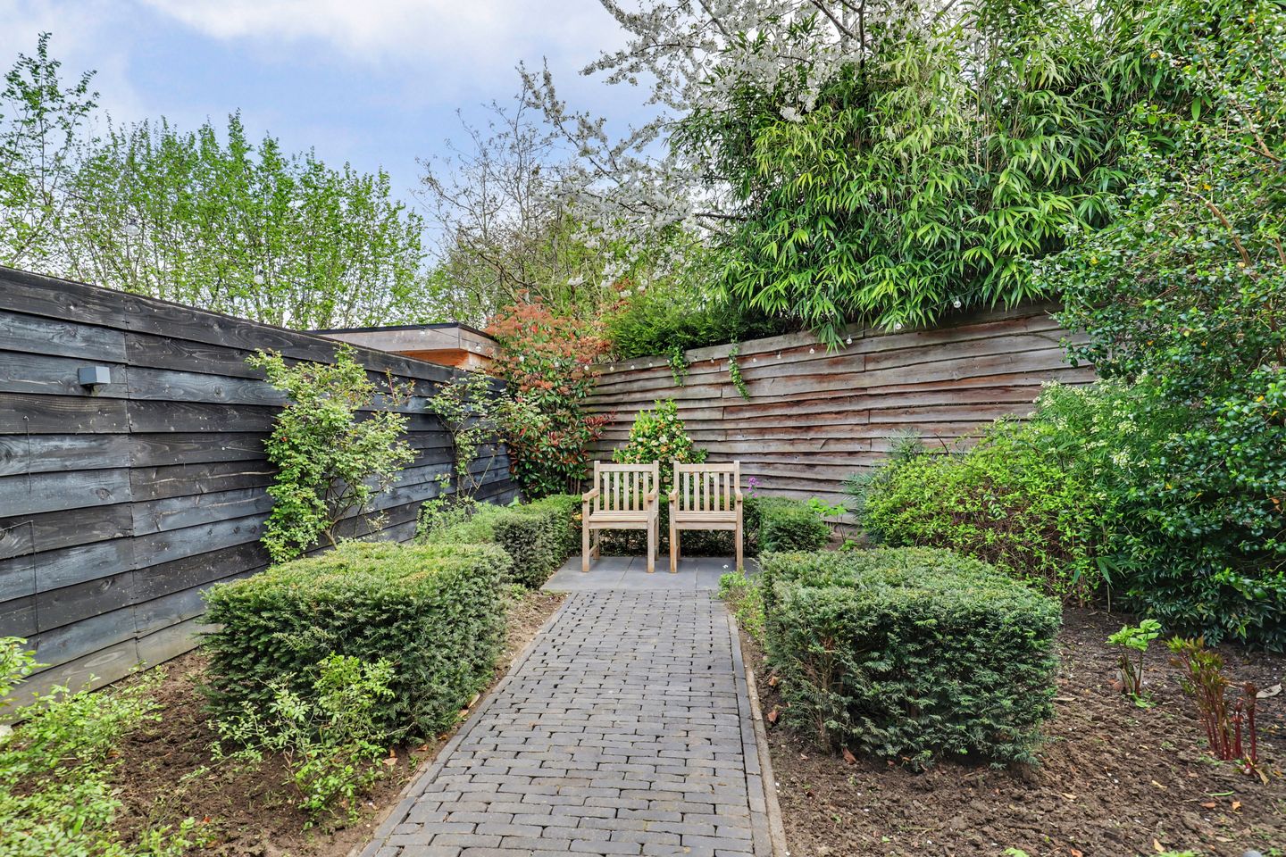 Luxury Move-in Ready Semi-Detached Home with Stunning Canopy and Four Bedrooms — 40