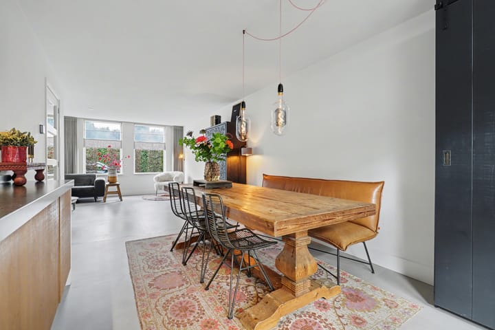 Photo 2 of Van Hogendorplaan 6