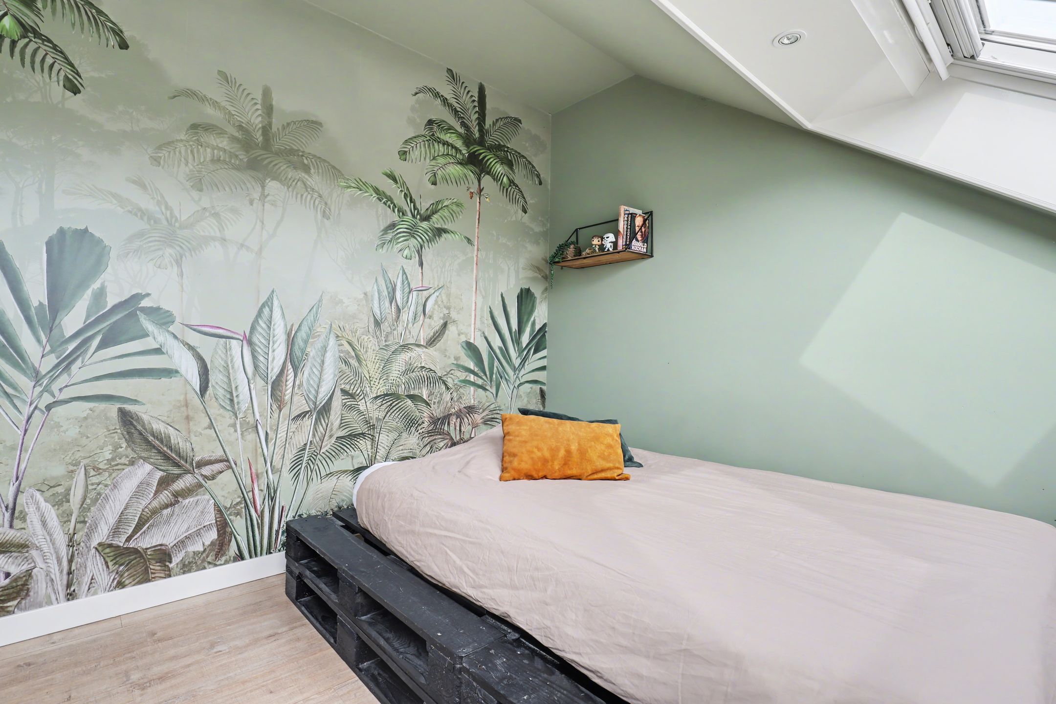 Luxury Move-in Ready Semi-Detached Home with Stunning Canopy and Four Bedrooms — 36