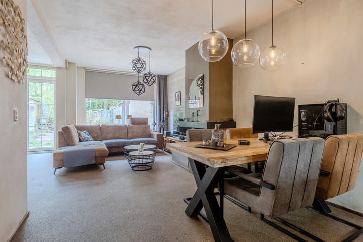 Foto 2 van Mascagnihof 618