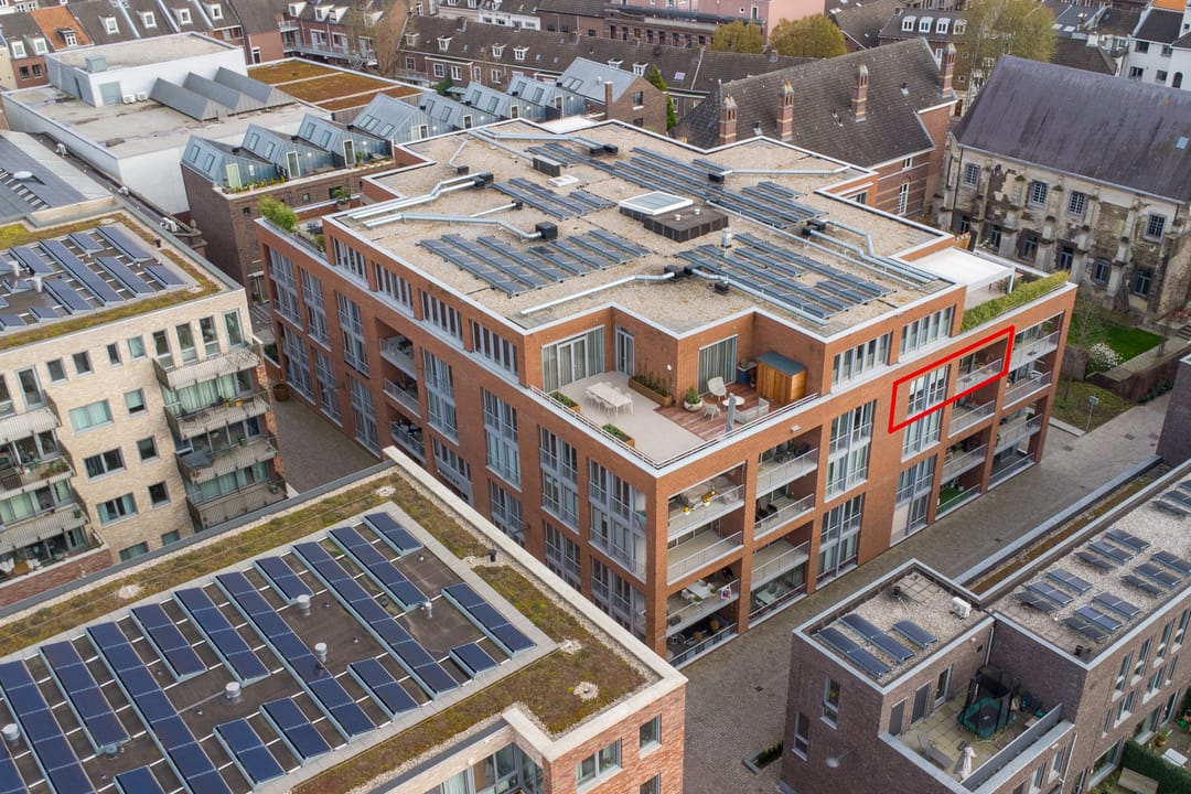 Photo 23 of De Cassij 1-D08