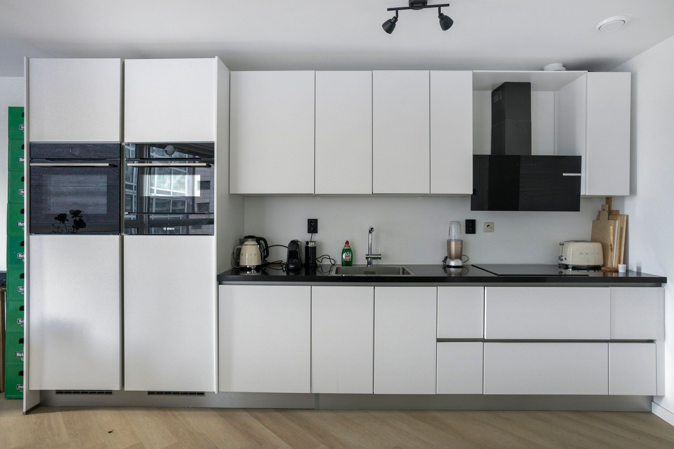 Renovated Apartment with South-Facing Balcony and Panoramic Views in Rotterdam Centre — 15