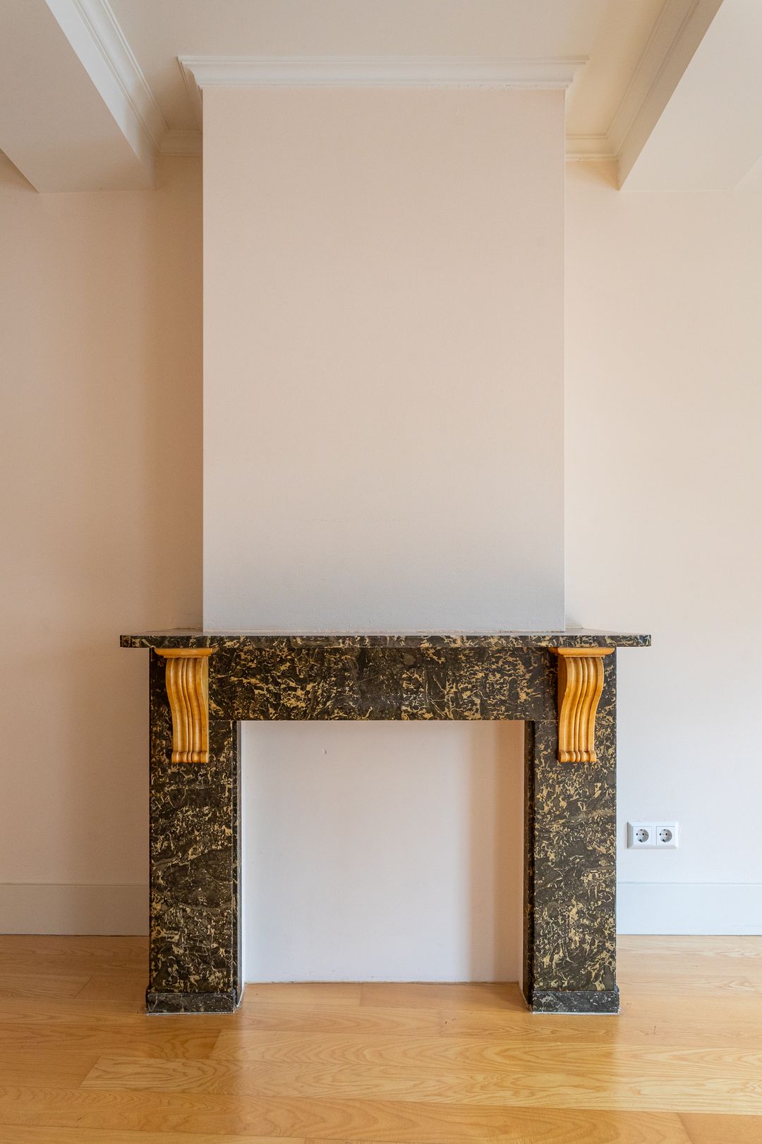 Photo 11 of Noordeinde 62-D