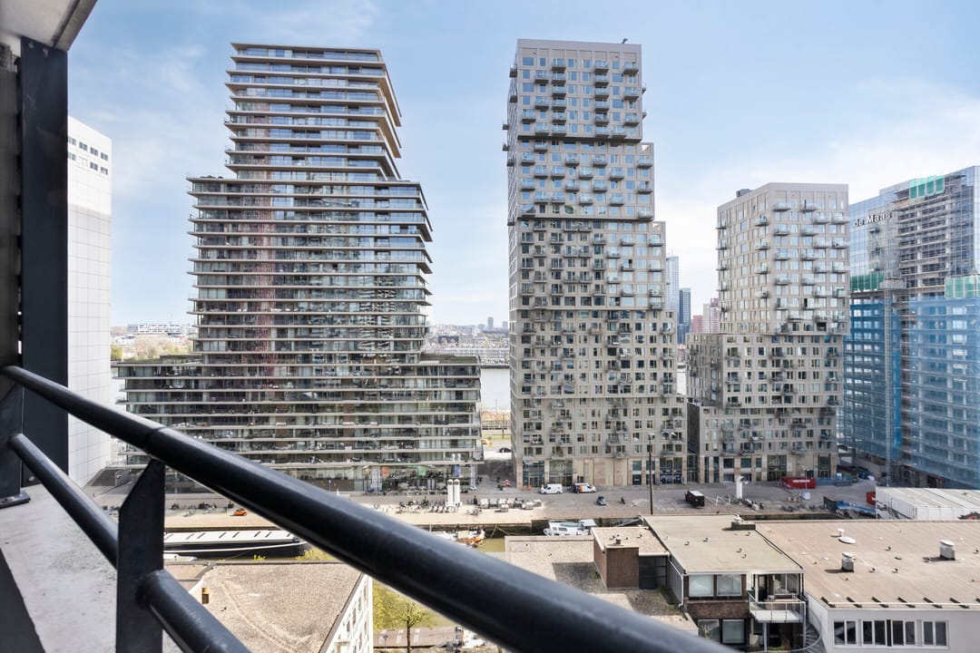 Renovated Apartment with South-Facing Balcony and Panoramic Views in Rotterdam Centre — 26