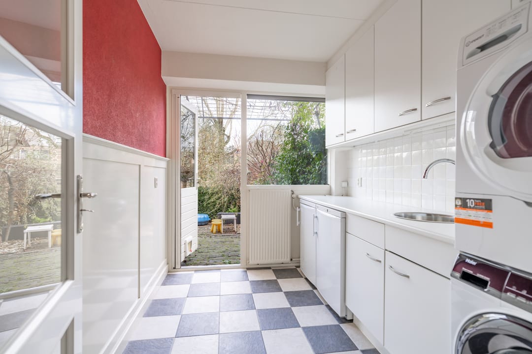 Foto 11 van Van den Berghlaan 461