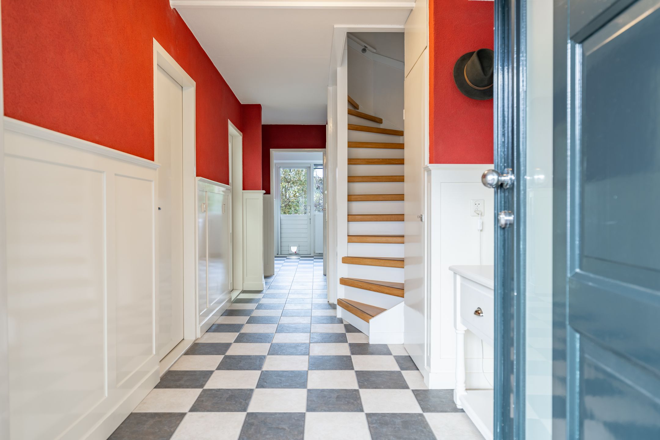 Foto 6 van Van den Berghlaan 461