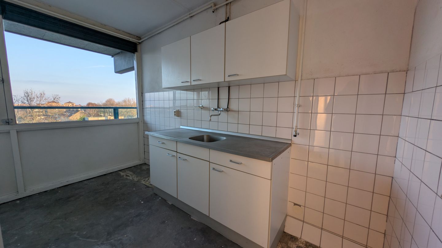 Spacious 4-room apartment with sunny southwest-facing balcony in central Leiderdorp — 14