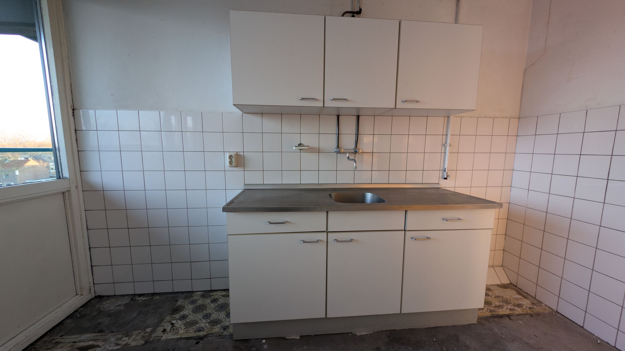 Spacious 4-room apartment with sunny southwest-facing balcony in central Leiderdorp — 15
