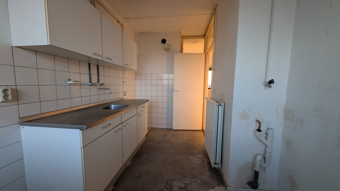 Spacious 4-room apartment with sunny southwest-facing balcony in central Leiderdorp — 16