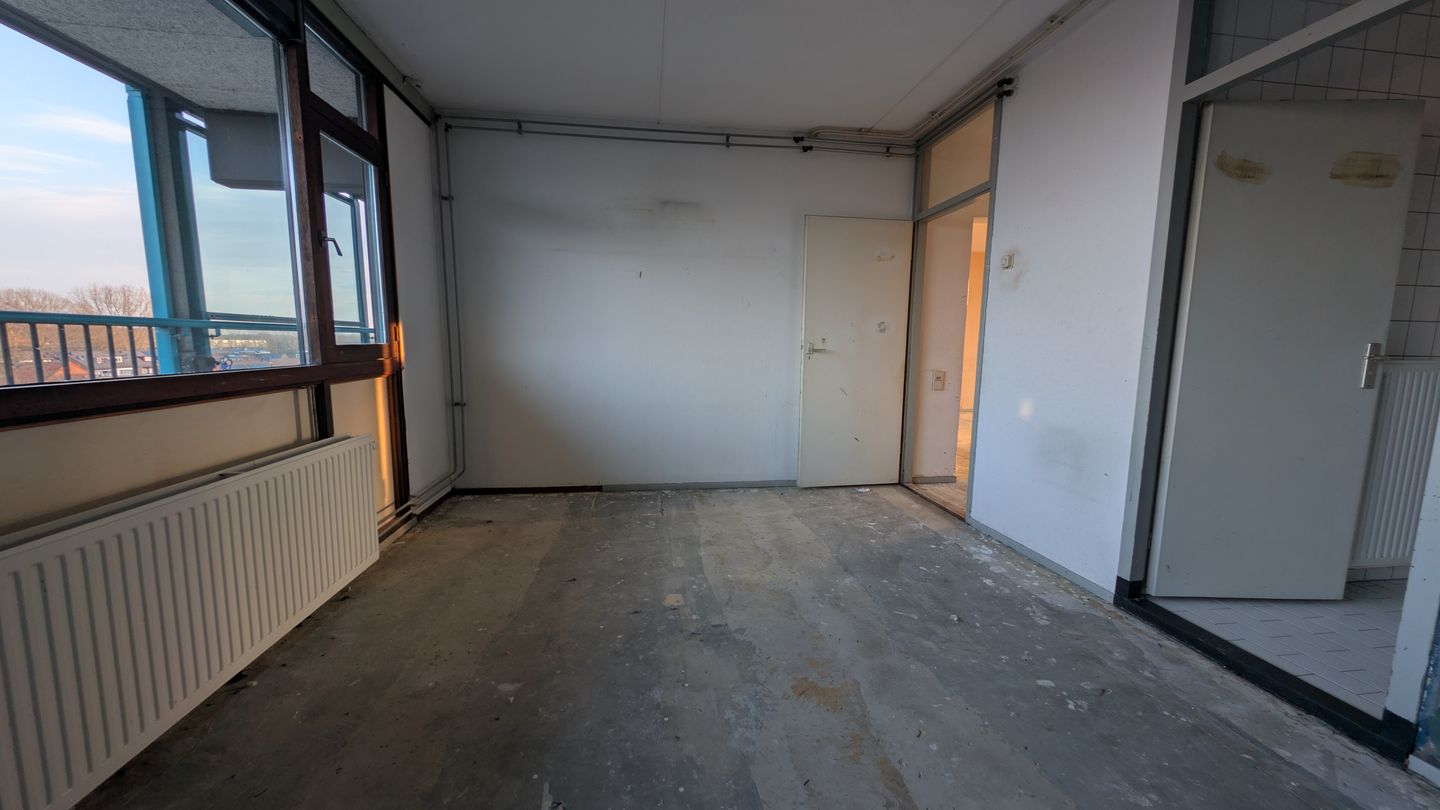 Spacious 4-room apartment with sunny southwest-facing balcony in central Leiderdorp — 19