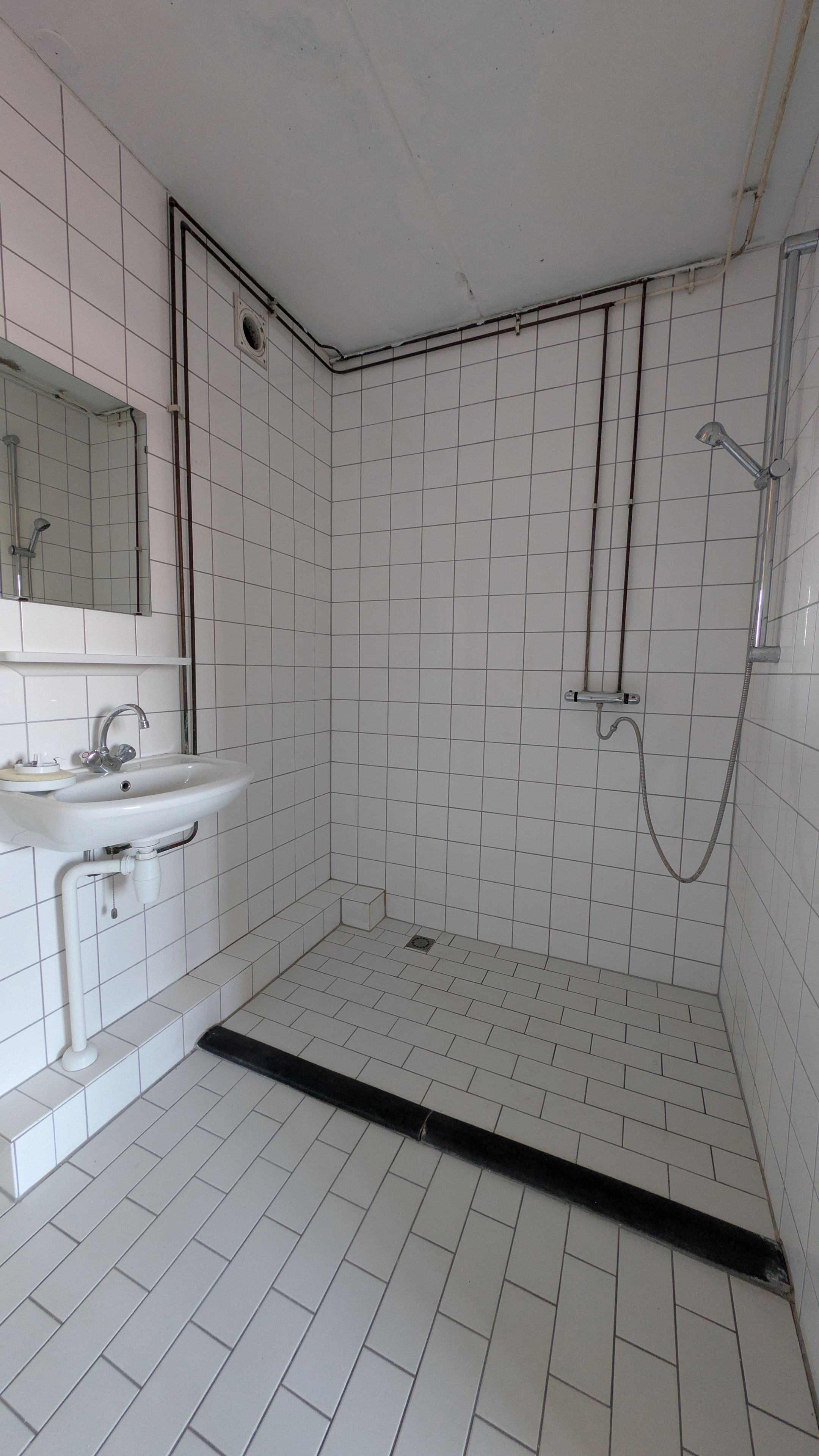 Spacious 4-room apartment with sunny southwest-facing balcony in central Leiderdorp — 21