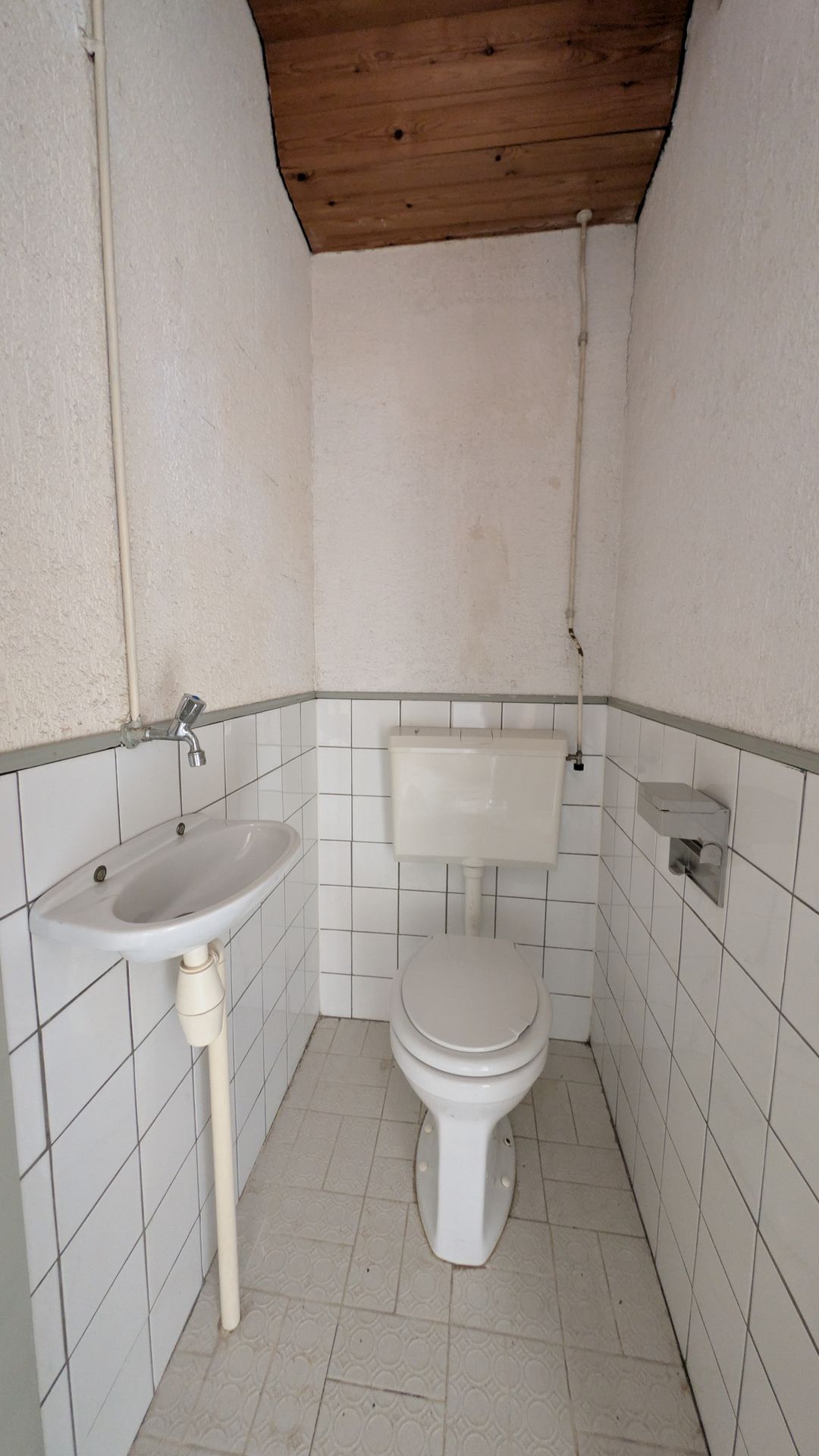 Spacious 4-room apartment with sunny southwest-facing balcony in central Leiderdorp — 22
