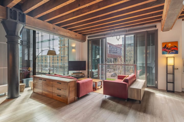 Photo 3 of Lloydstraat 64