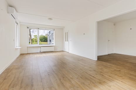 Schoener 12 11 secondary image