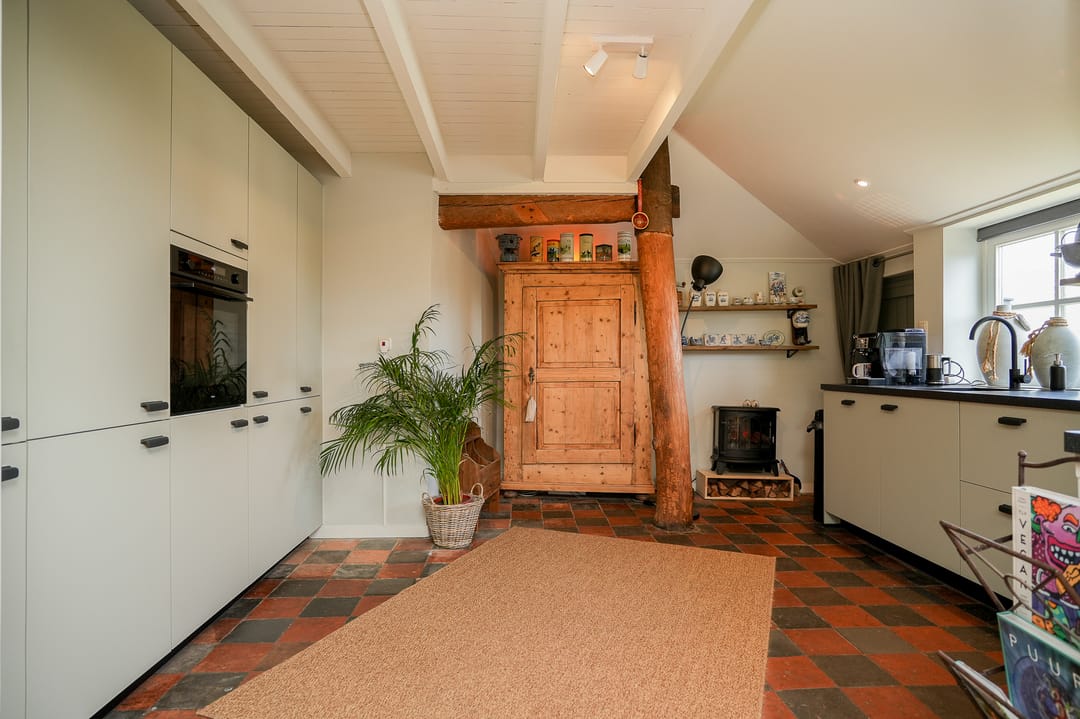 Charming Monumental Dike Farmhouse from 1897 in Dreumel — 16