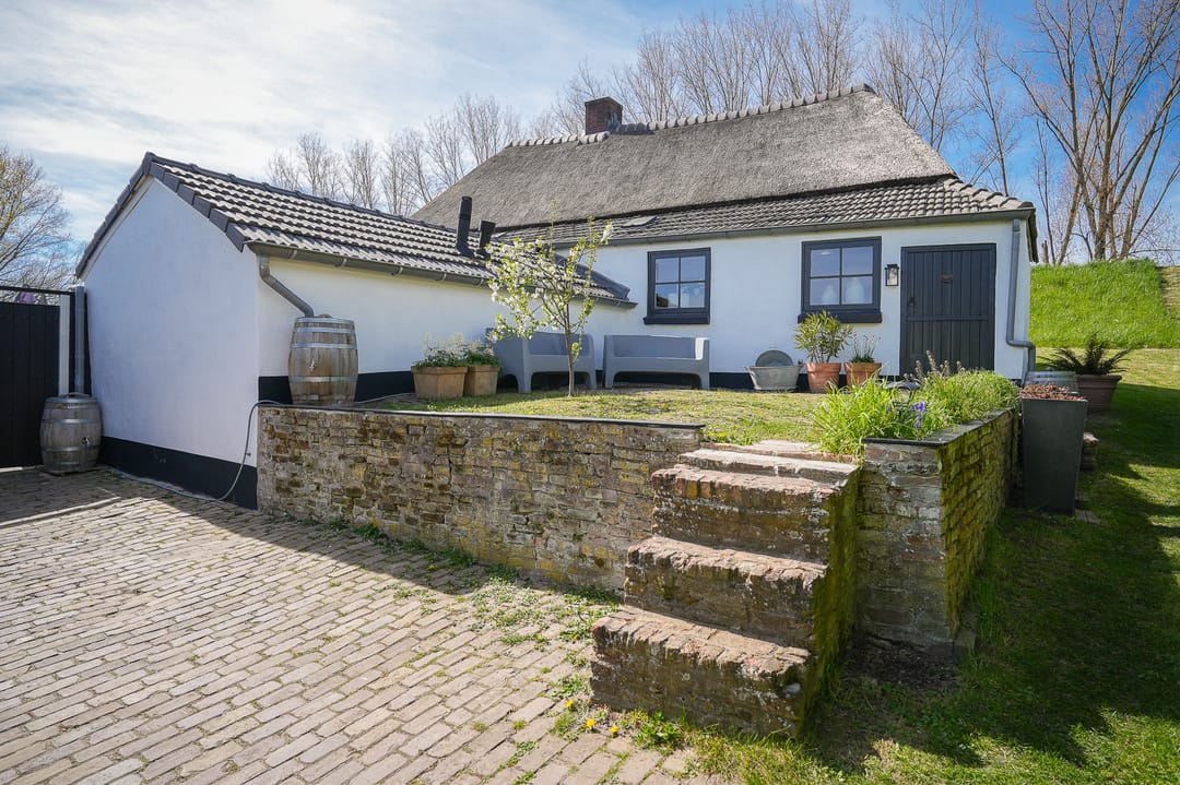 Charming Monumental Dike Farmhouse from 1897 in Dreumel — 31