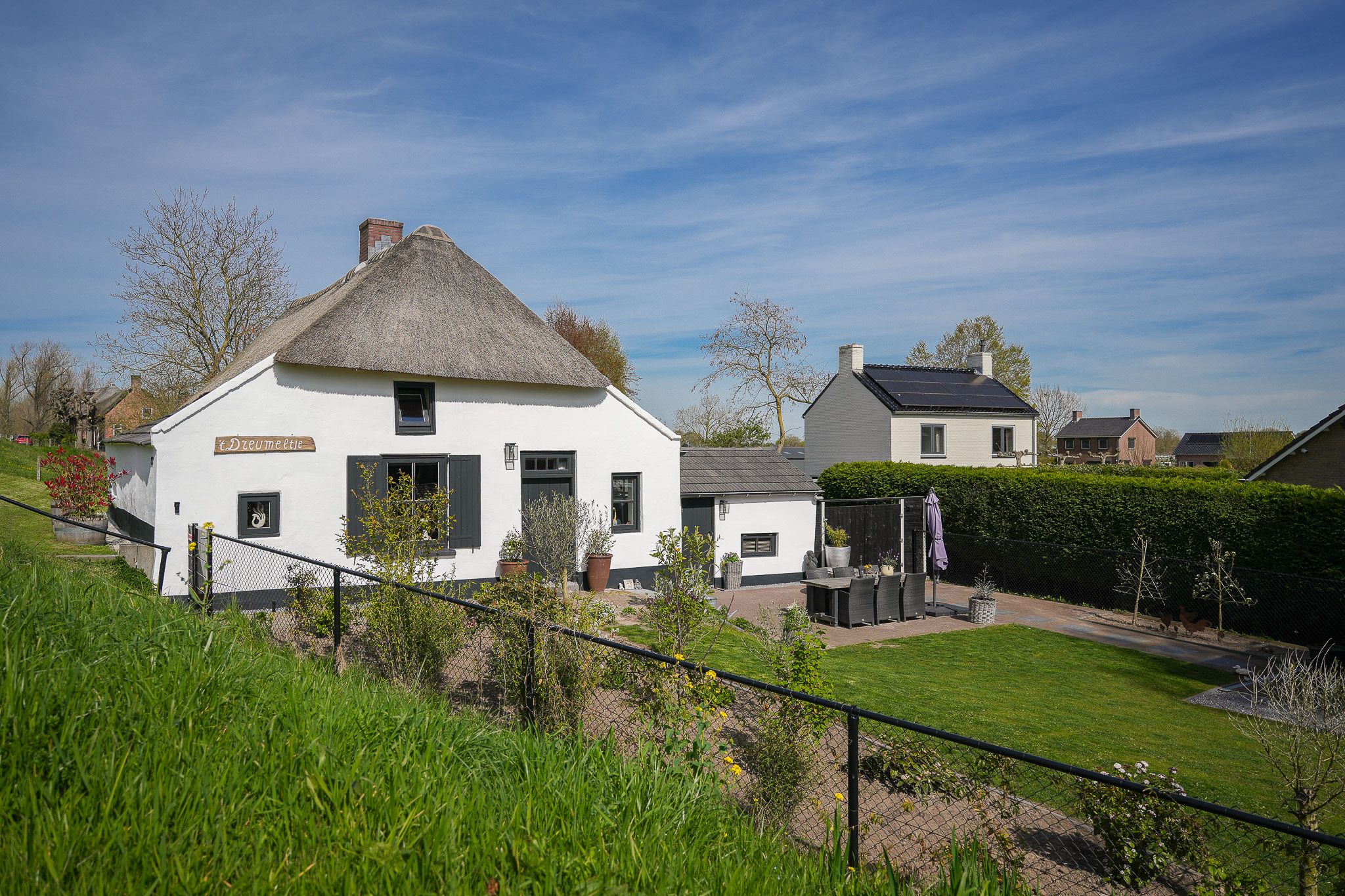 Charming Monumental Dike Farmhouse from 1897 in Dreumel — 45