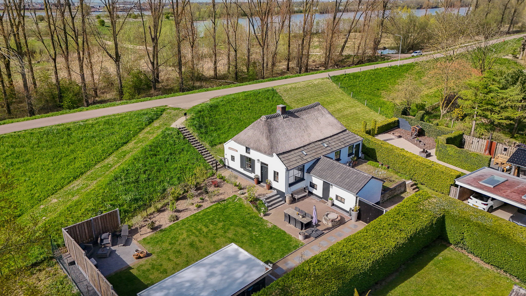 Charming Monumental Dike Farmhouse from 1897 in Dreumel — 48