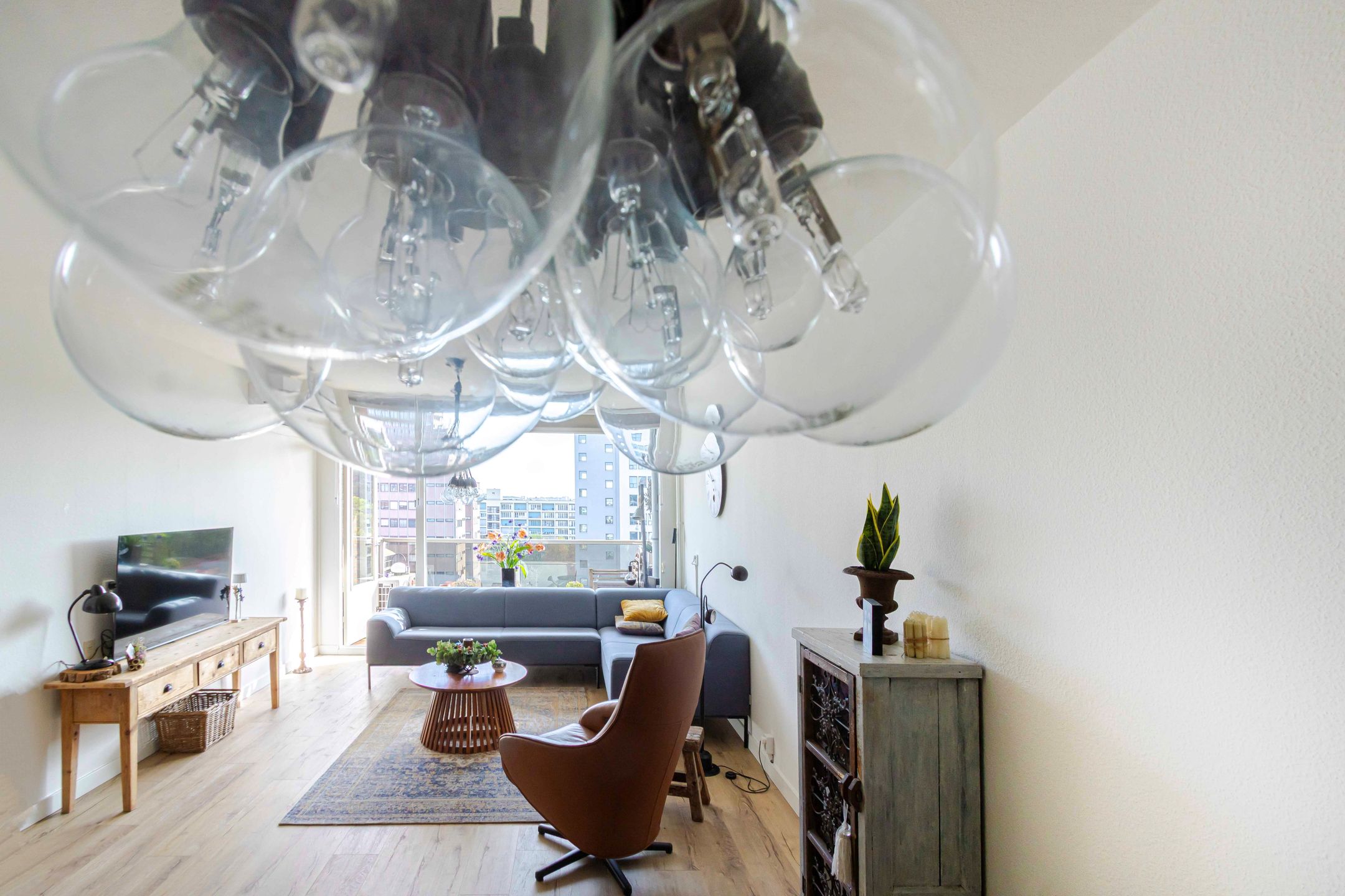 Luxurious Renovated Apartment in the Heart of Heerlen — 12