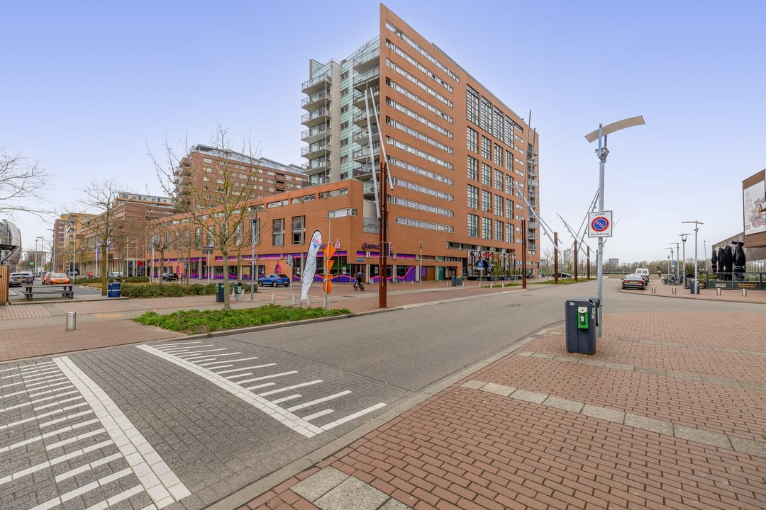 Photo 32 of Puck van Heelstraat 60