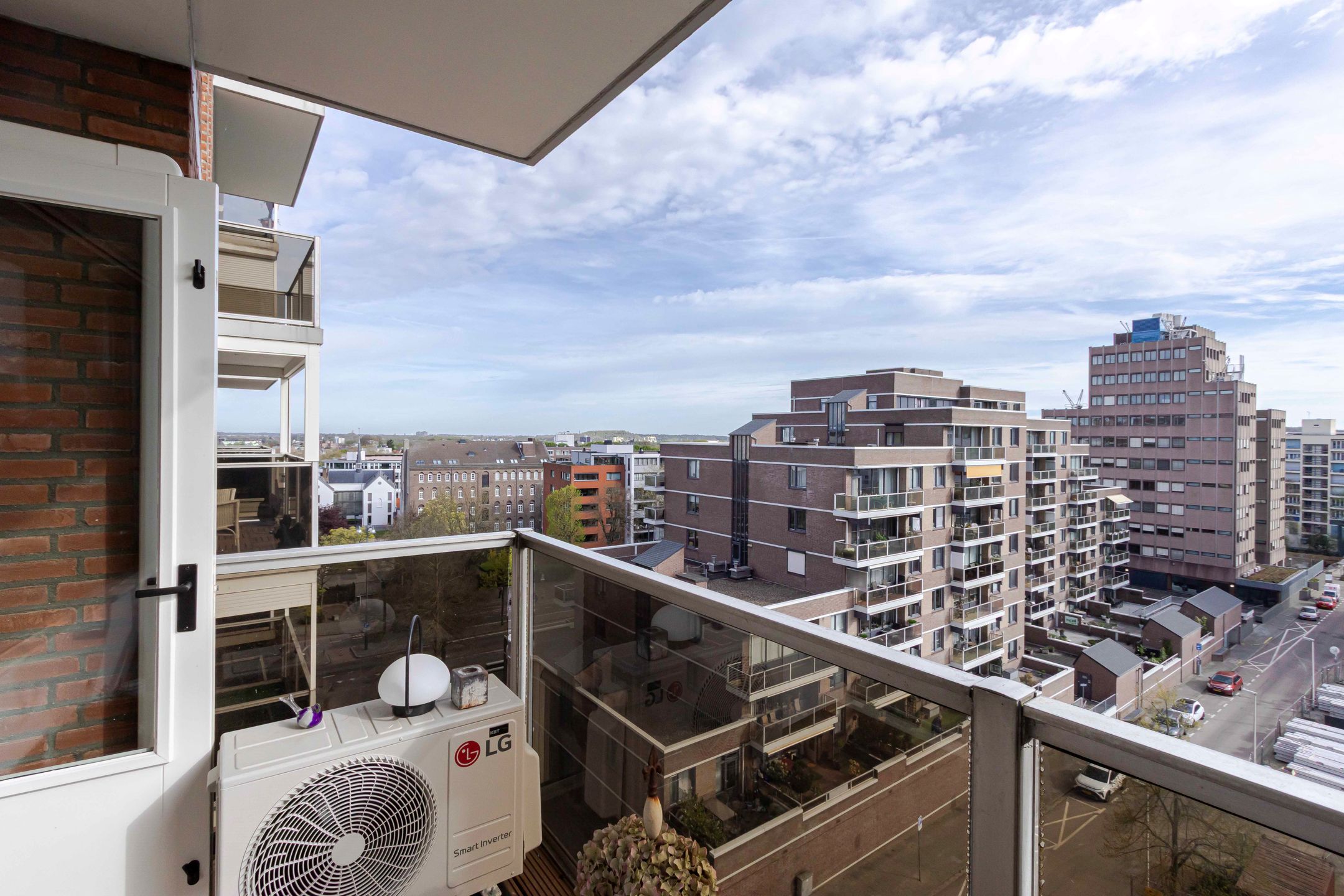 Luxurious Renovated Apartment in the Heart of Heerlen — 33
