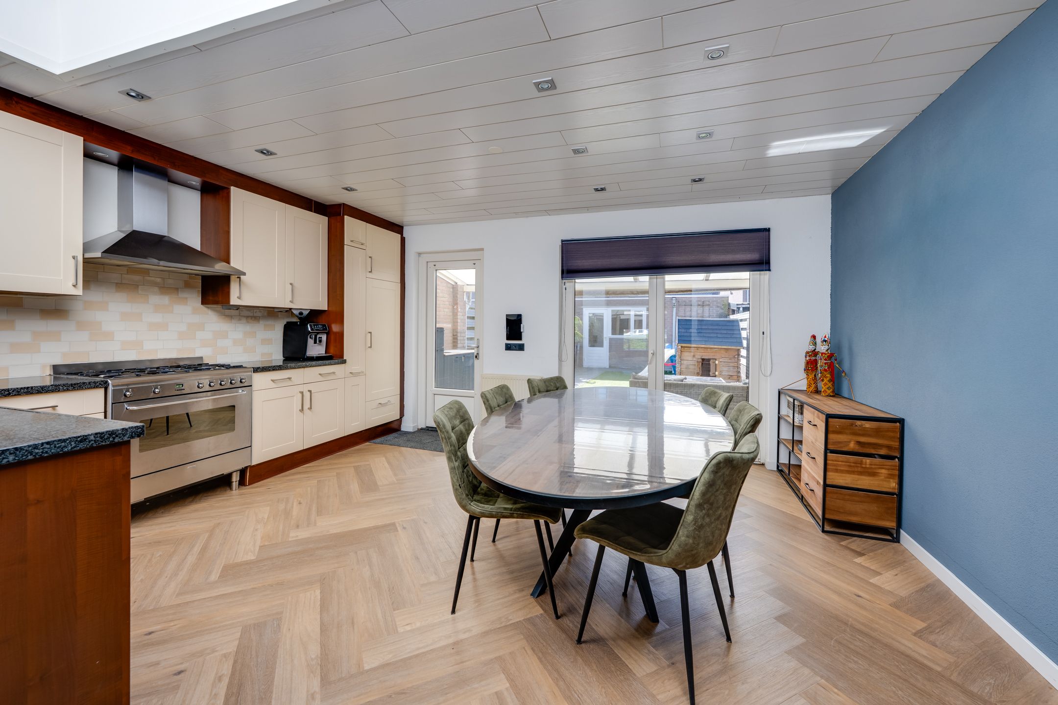 Photo 12 of Margriet 11