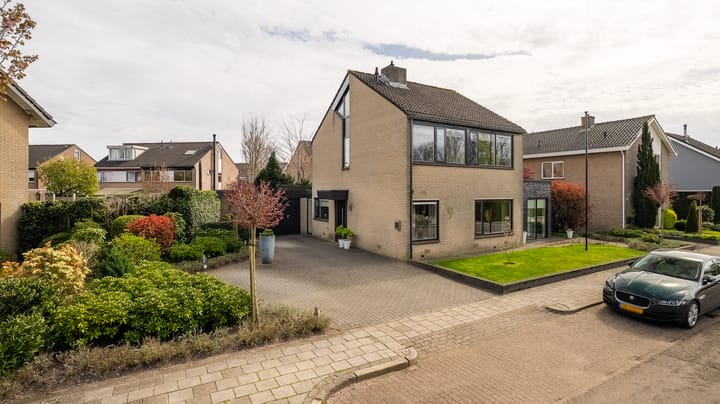 Foto 2 van Rensumaborg 9