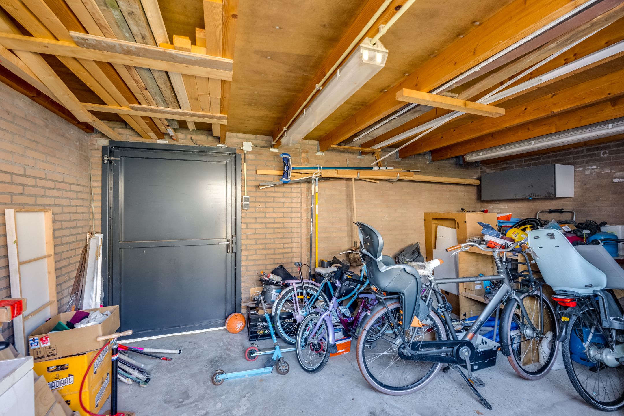 Photo 42 of Margriet 11