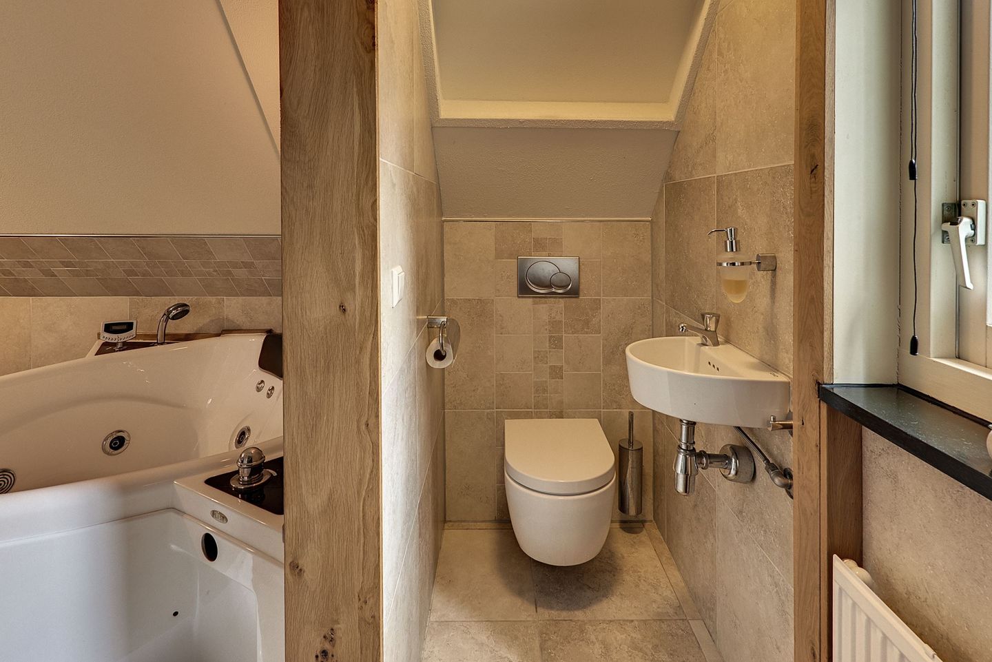 Foto 34 van Parallelweg 26-207