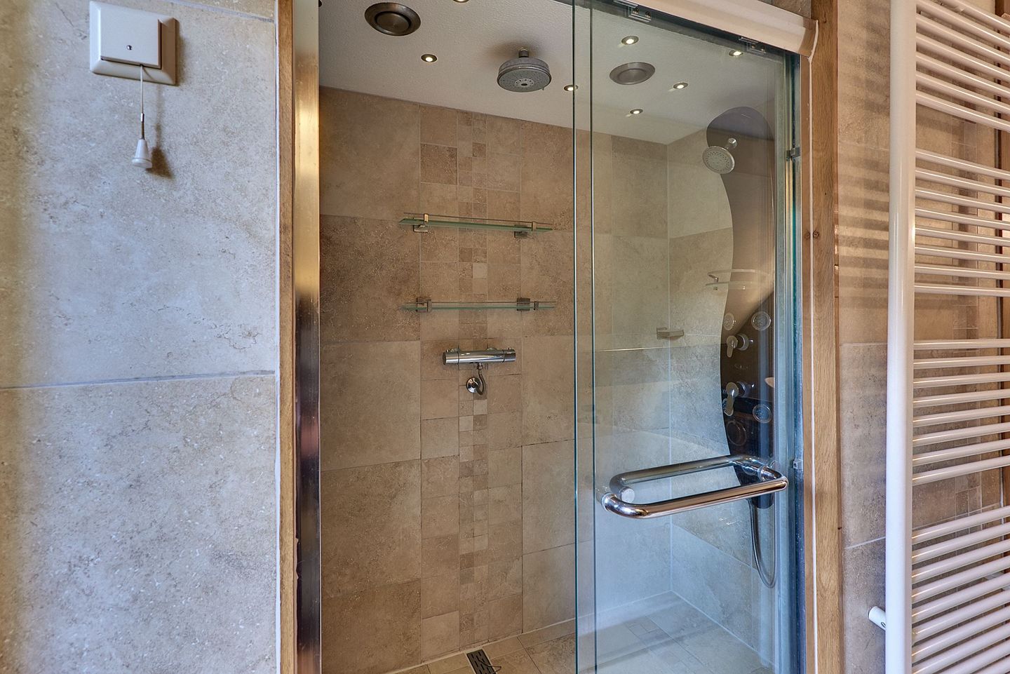 Foto 35 van Parallelweg 26-207