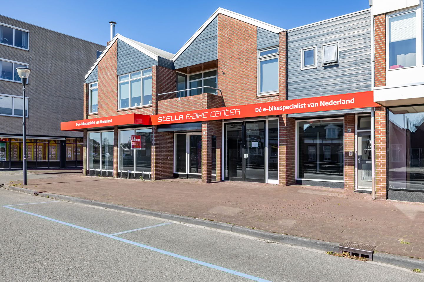 View photo 3 of Boveneind 19