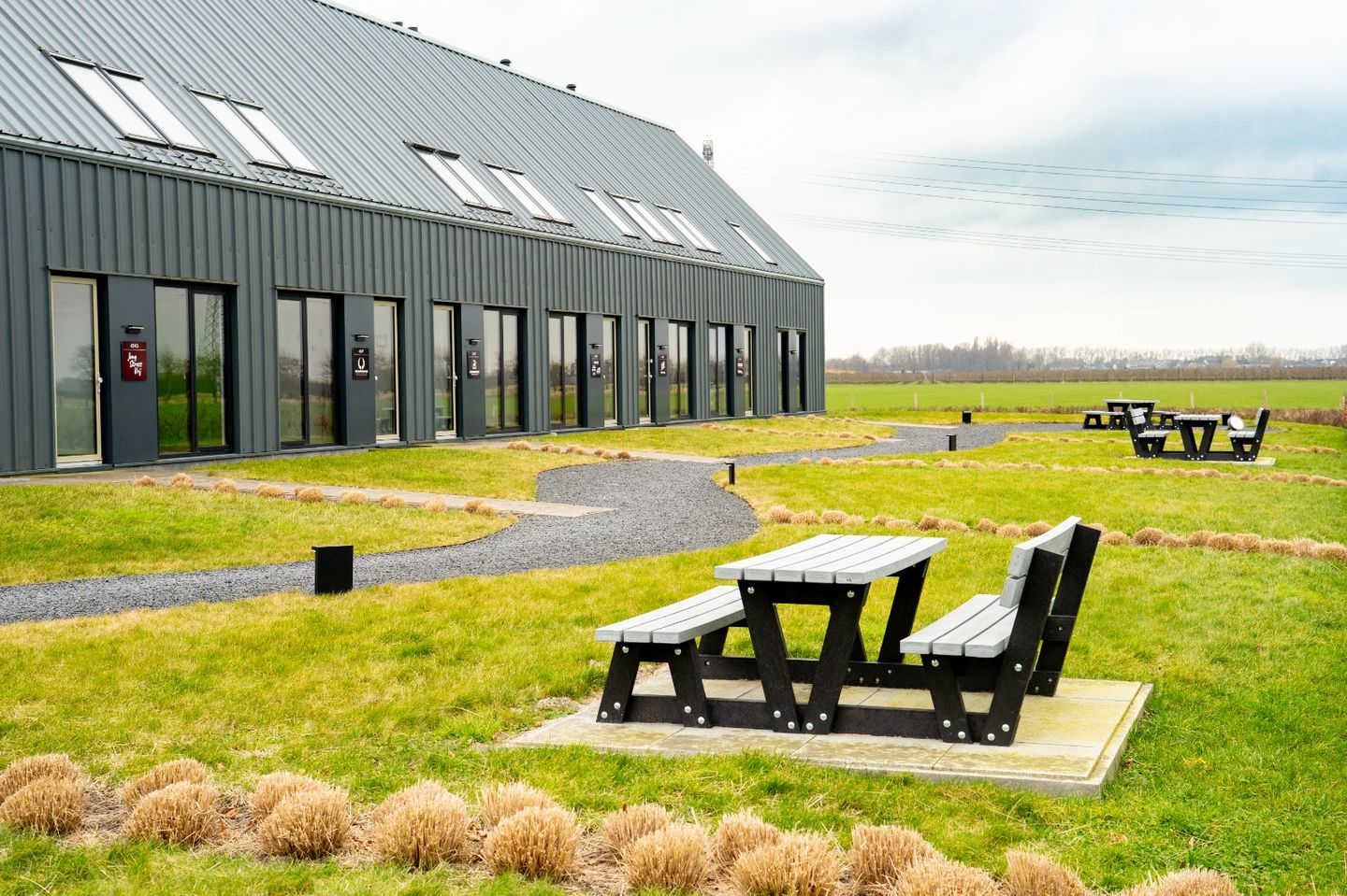 View photo 3 of Zwaagdijk 424-E