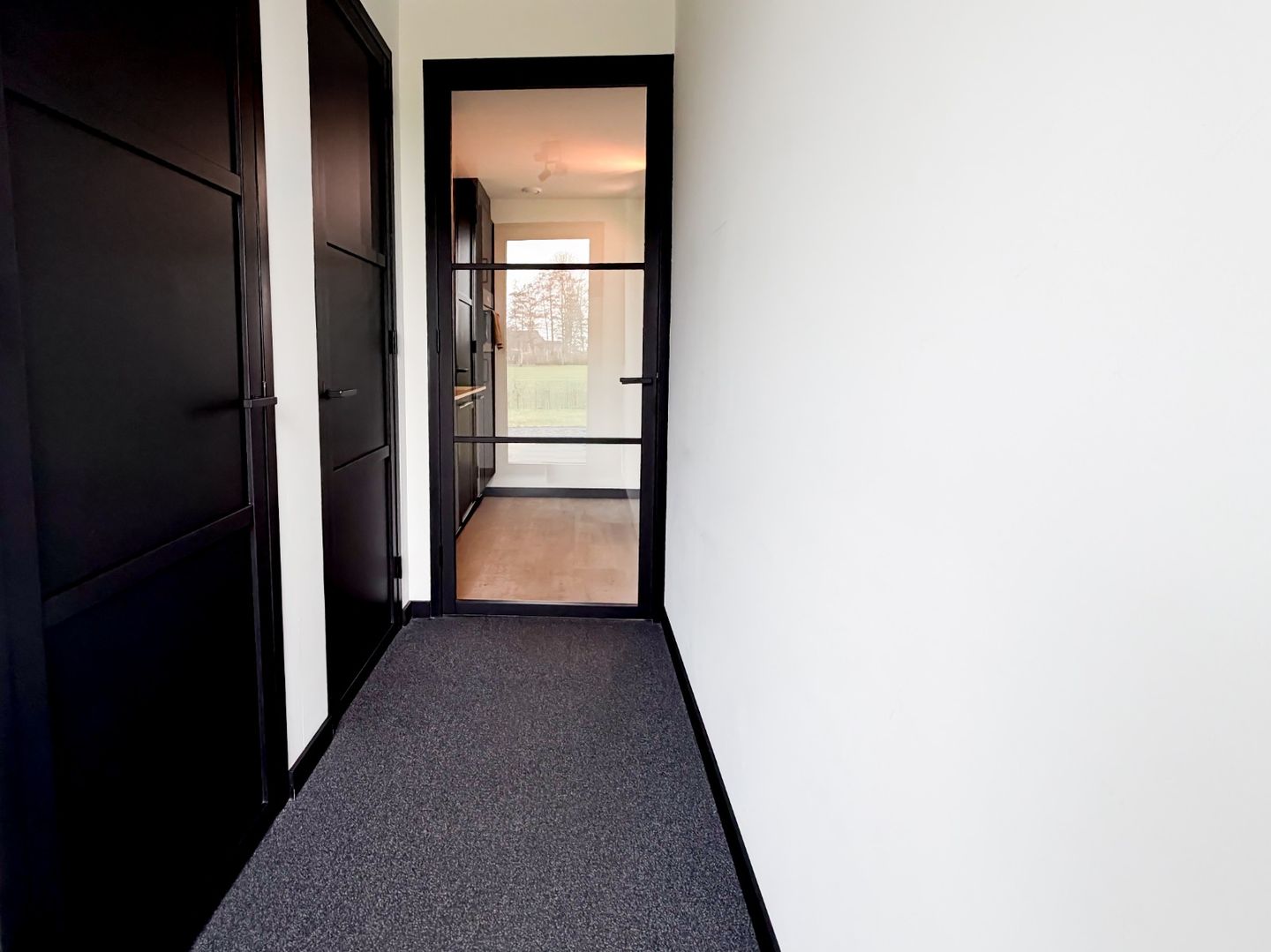 View photo 4 of Zwaagdijk 424-E