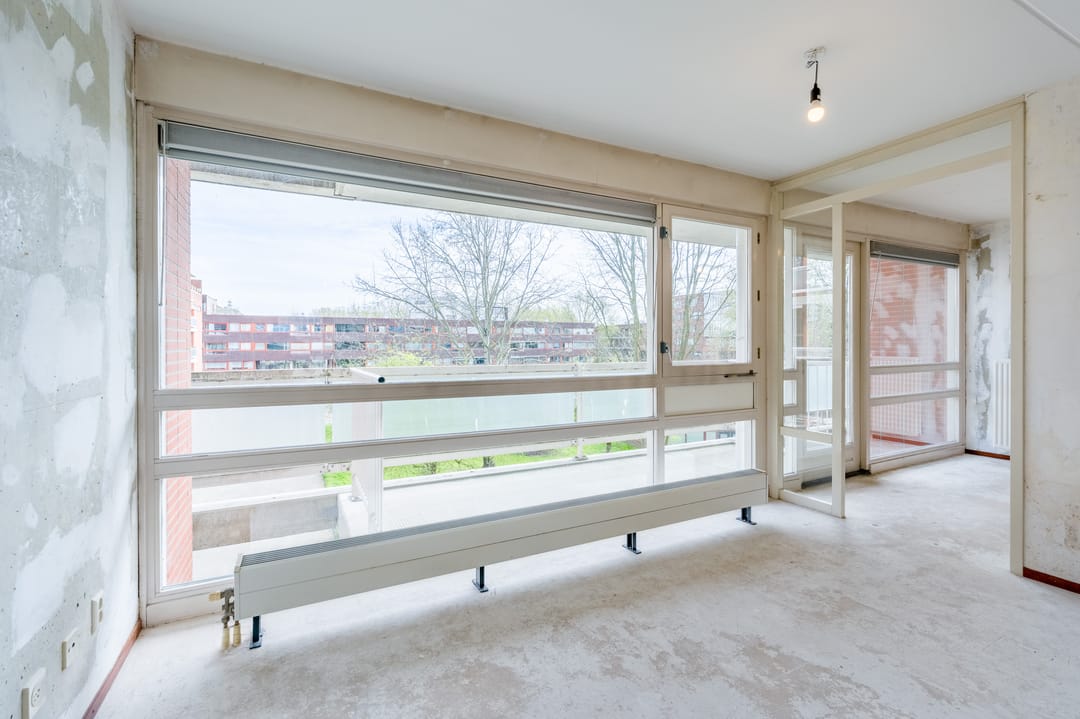 Spacious 3-room apartment near Sloterplas with balcony and storage — 7