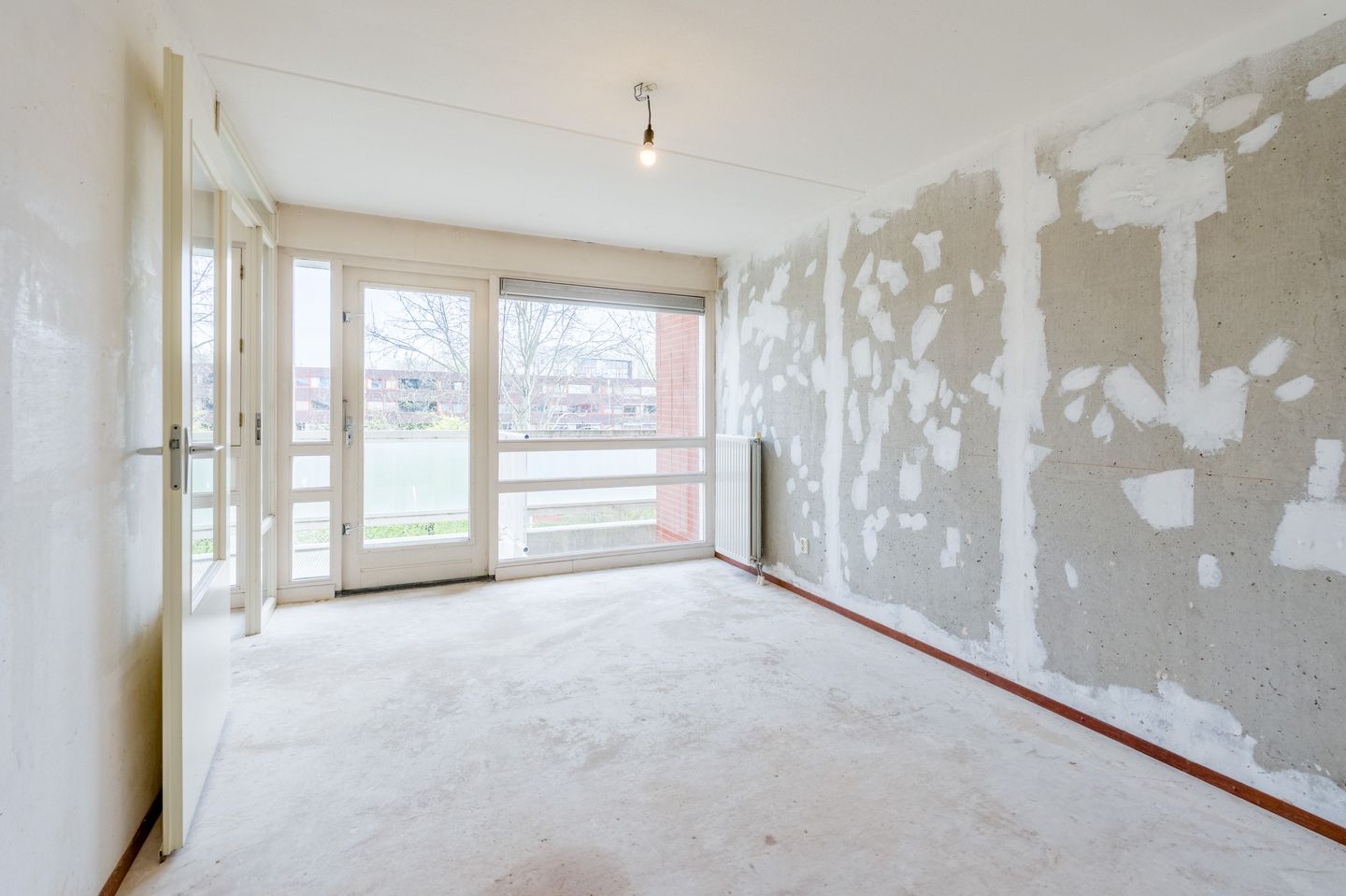 Spacious 3-room apartment near Sloterplas with balcony and storage — 10