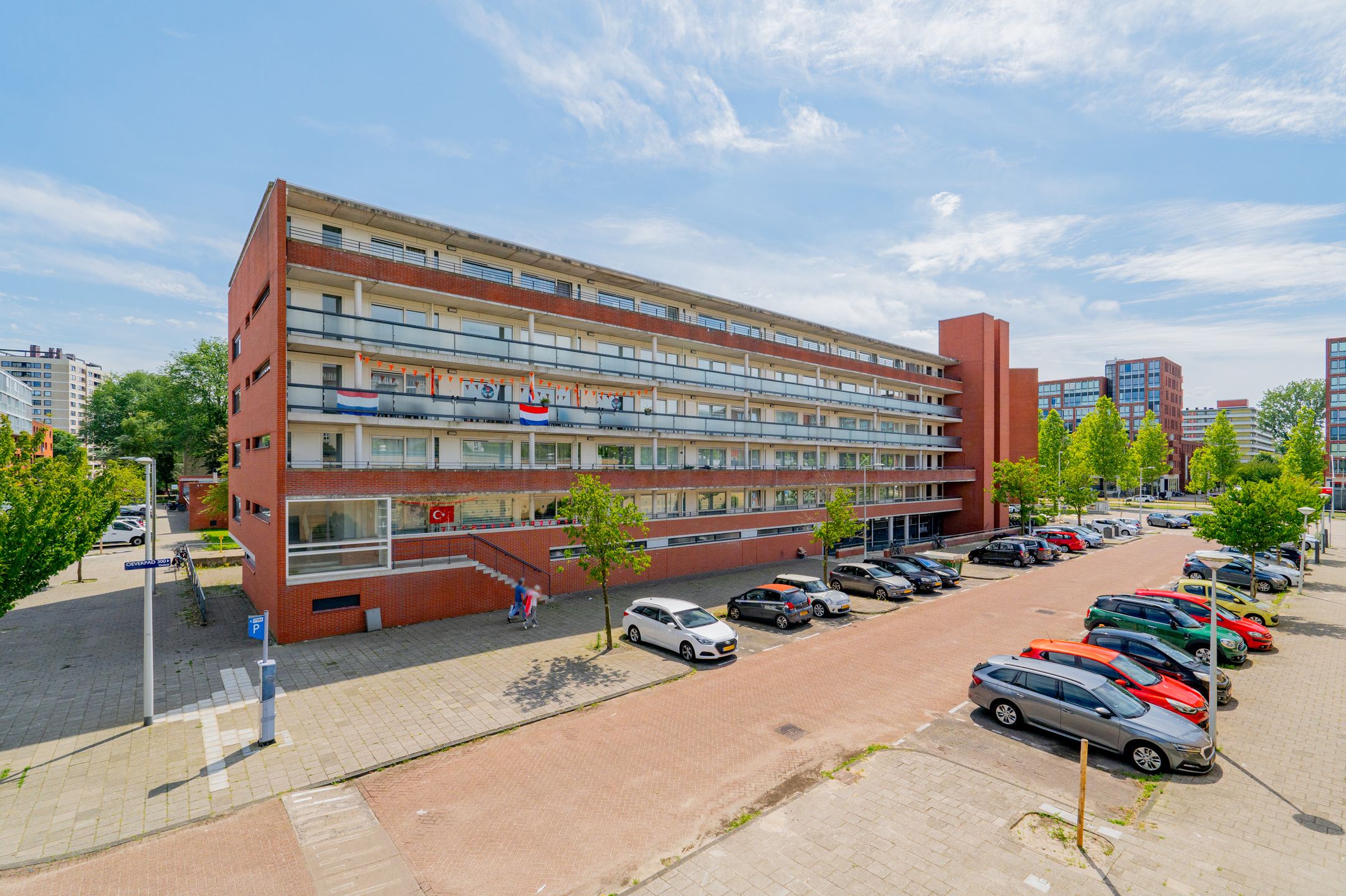 Spacious 3-room apartment near Sloterplas with balcony and storage — 30