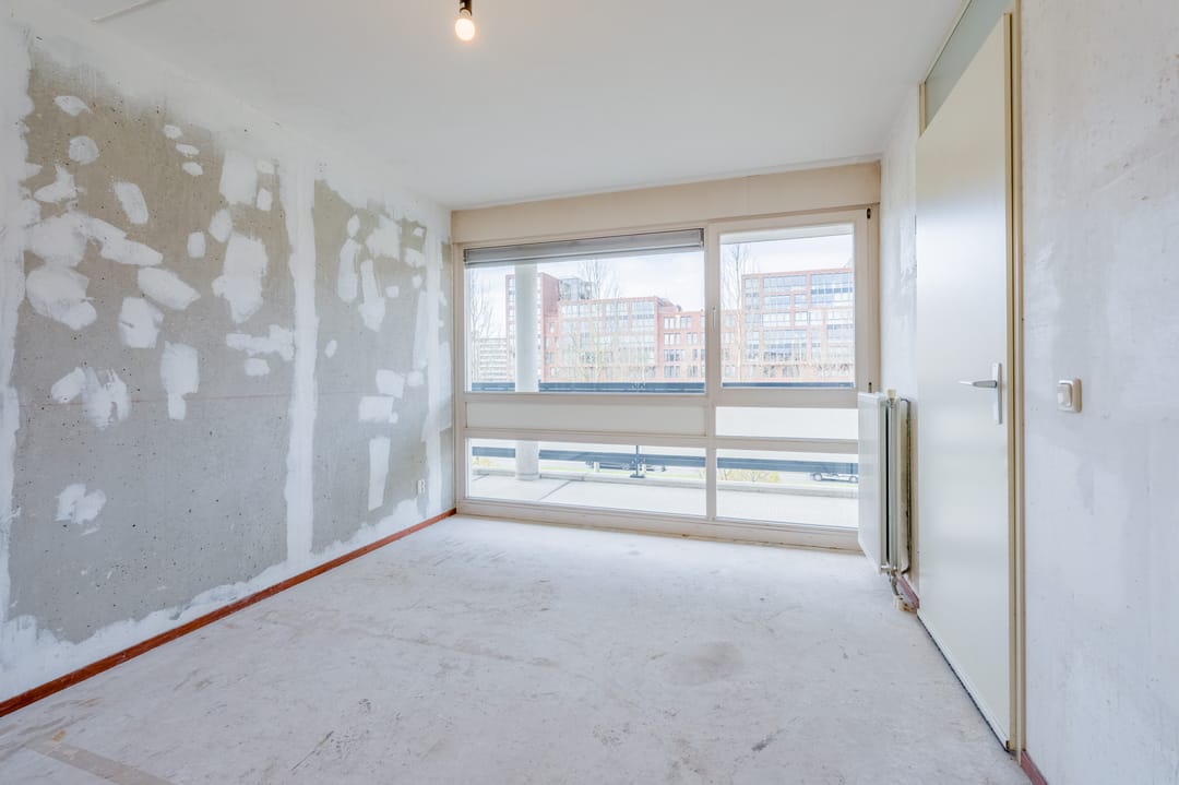 Spacious 3-room apartment near Sloterplas with balcony and storage — 23