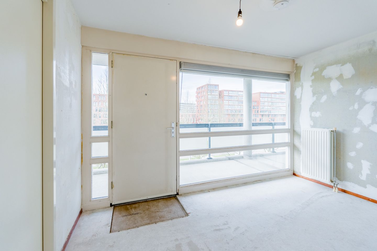 Spacious 3-room apartment near Sloterplas with balcony and storage — 20