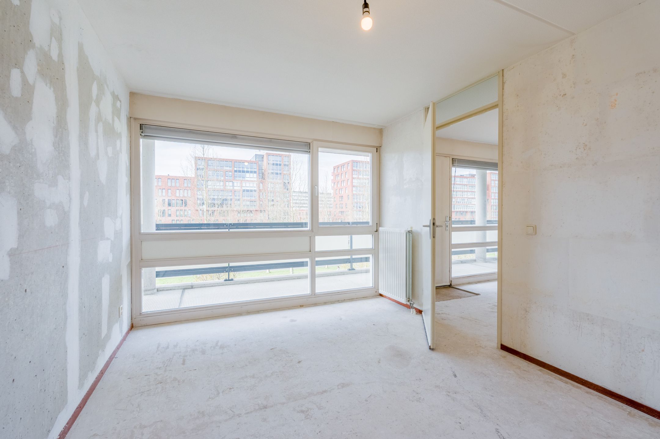 Spacious 3-room apartment near Sloterplas with balcony and storage — 24